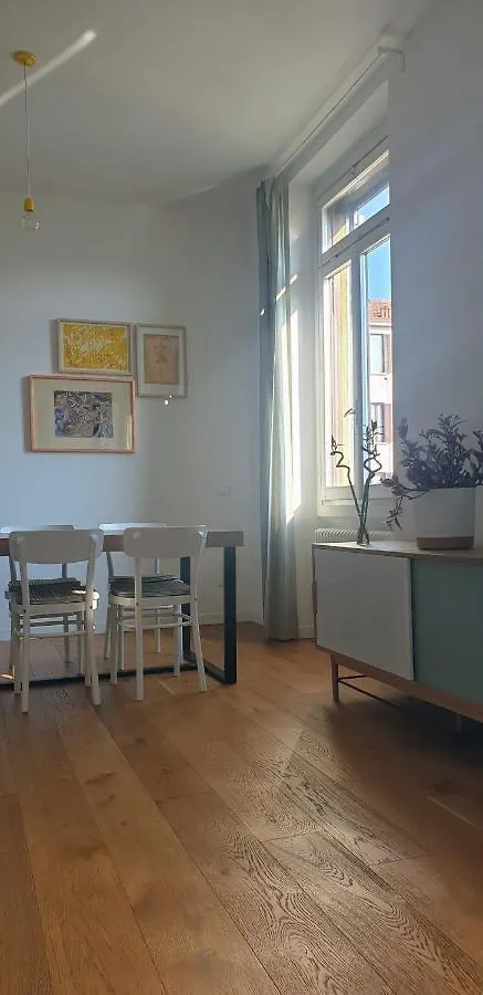 Milano Isola - Bright 2-Room Apartment With Balcony
