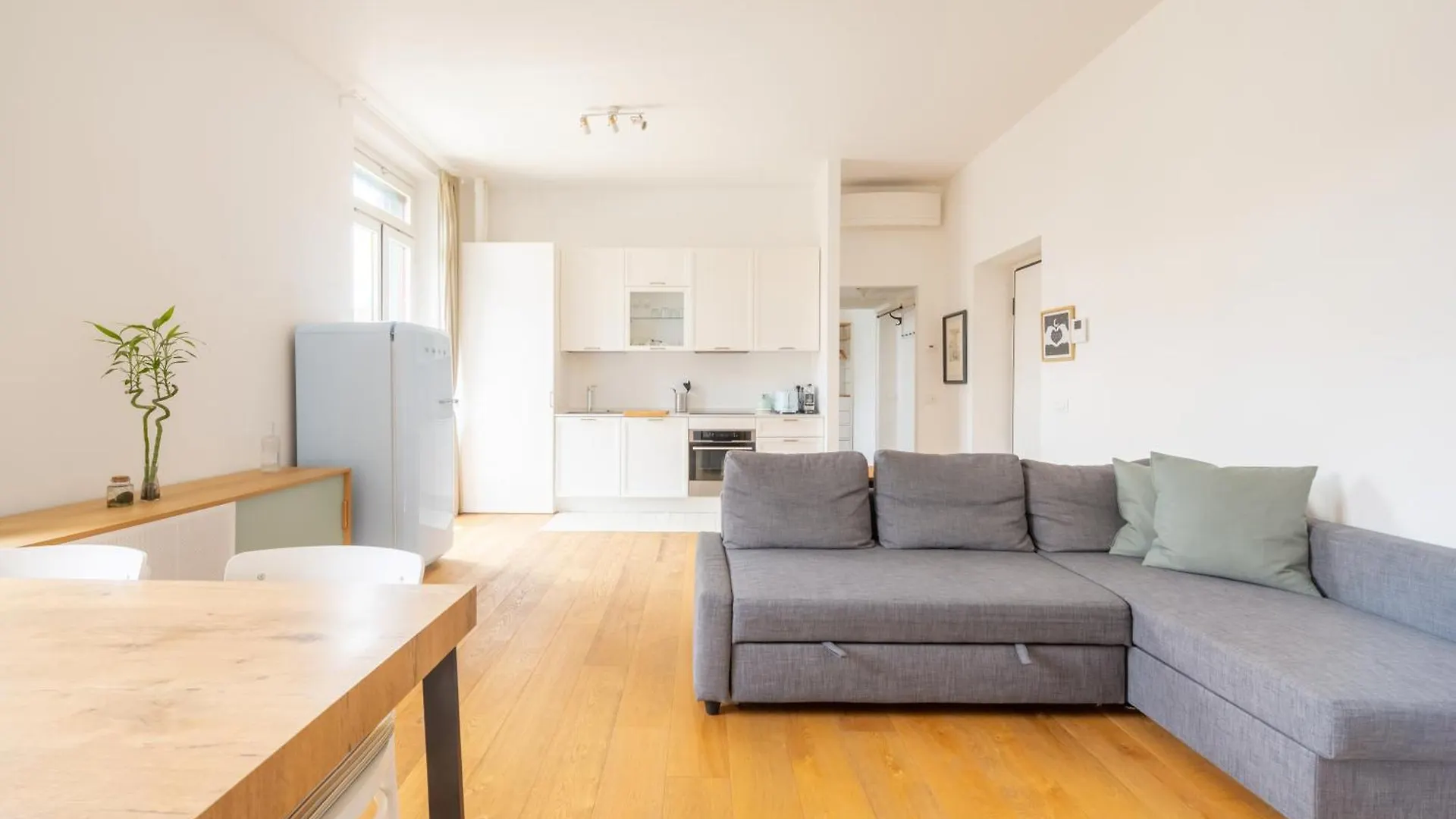 Milano Isola - Bright 2-Room Apartment With Balcony 0*, ミラノ イタリア