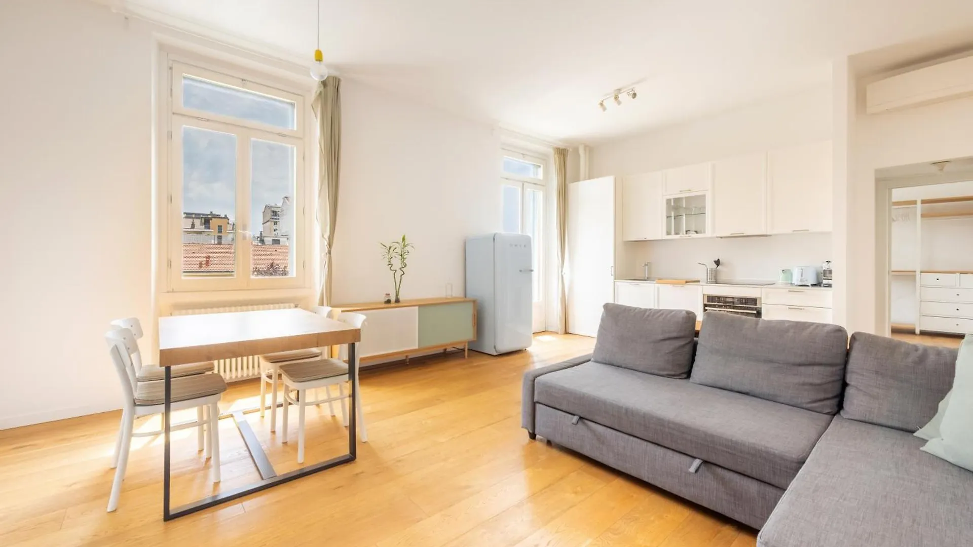 Milano Isola - Bright 2-Room Apartment With Balcony